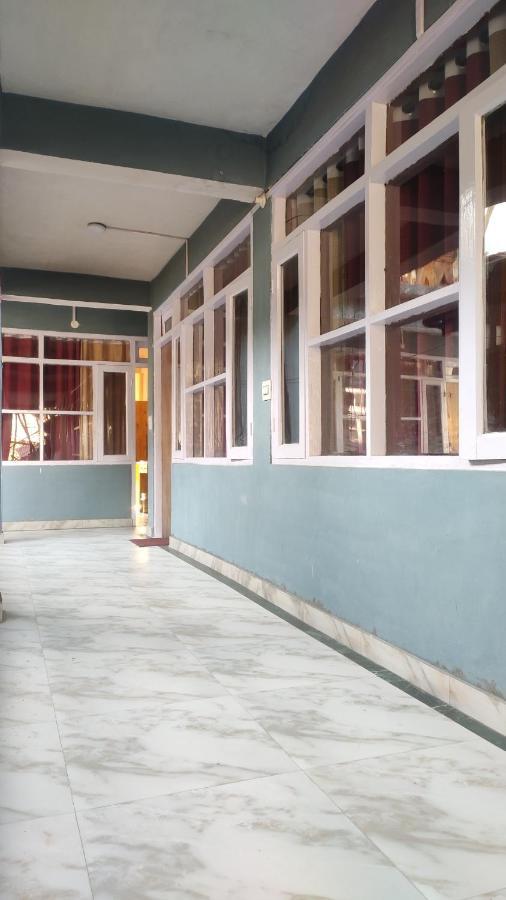 The Prasher Lodge Mall Road Manali Экстерьер фото