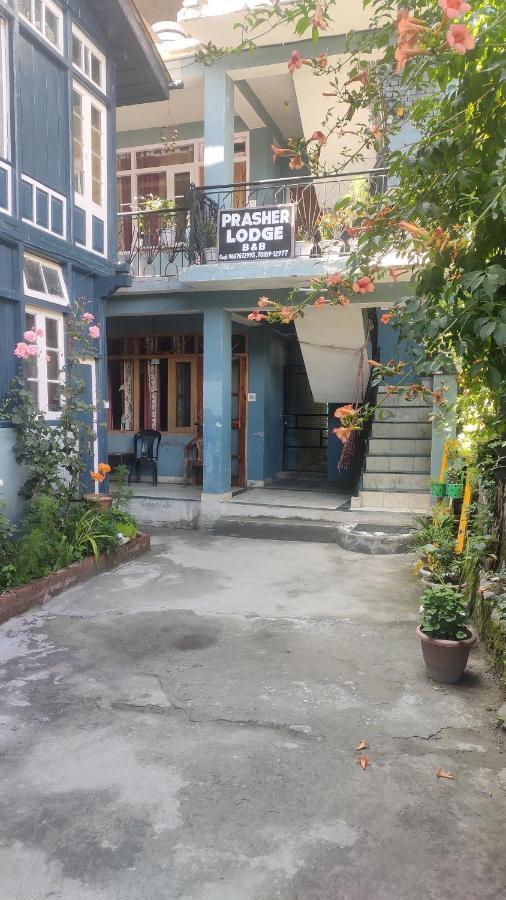 The Prasher Lodge Mall Road Manali Экстерьер фото