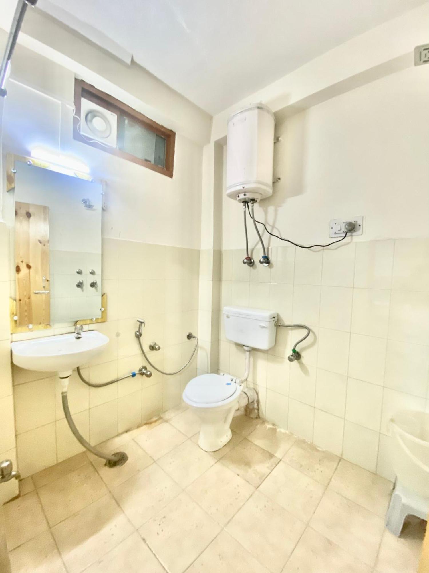 The Prasher Lodge Mall Road Manali Экстерьер фото