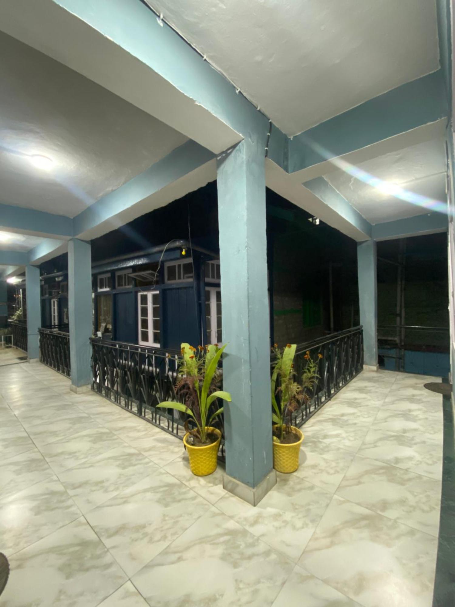 The Prasher Lodge Mall Road Manali Экстерьер фото