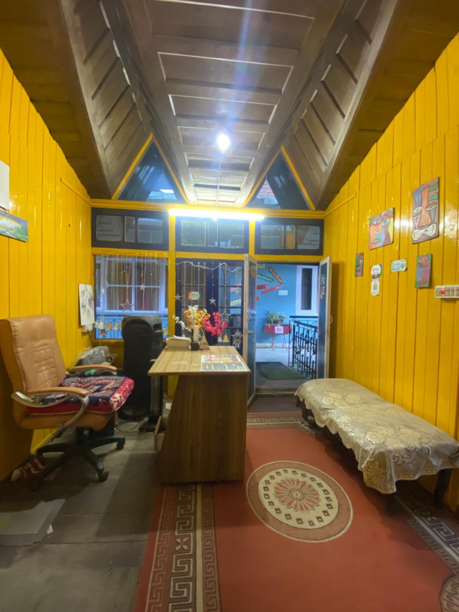 The Prasher Lodge Mall Road Manali Экстерьер фото