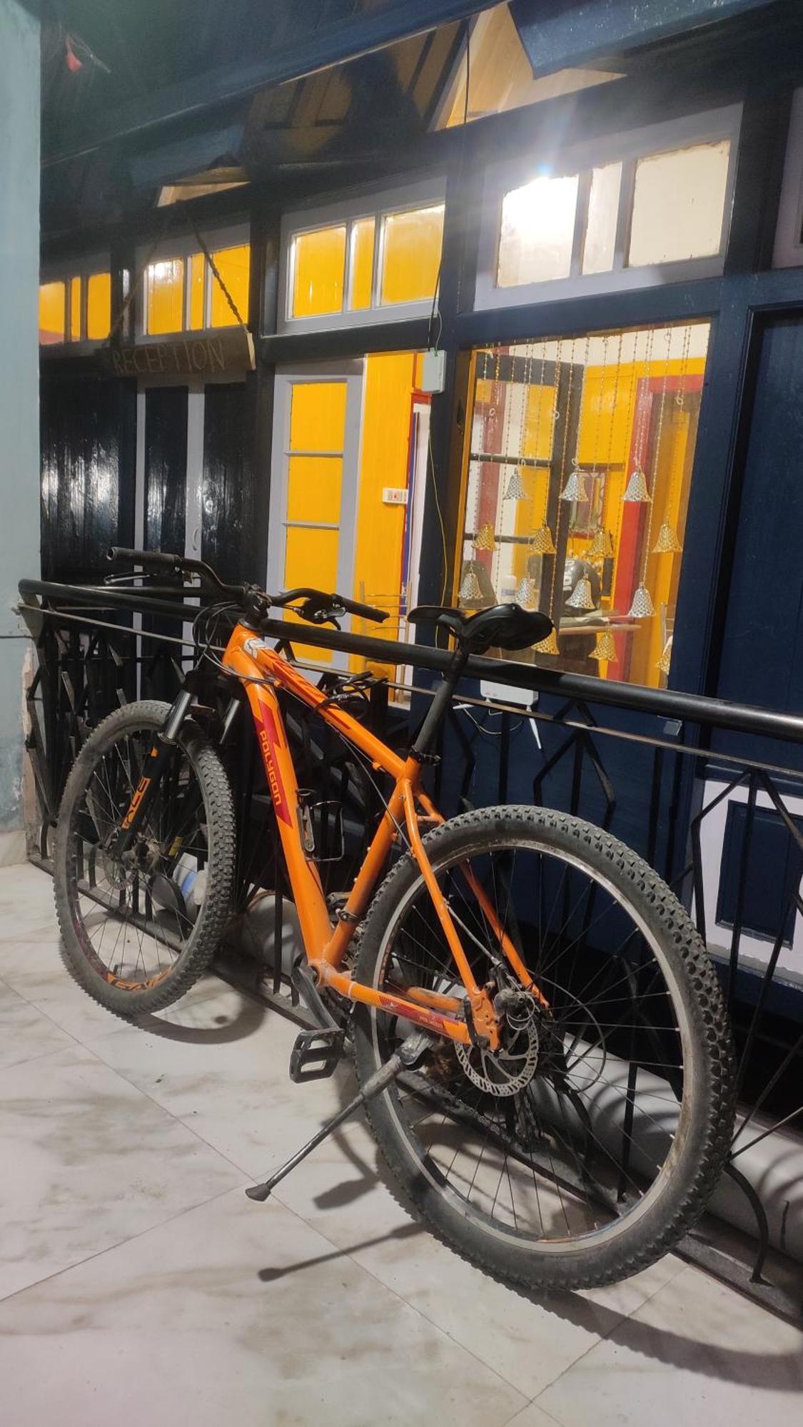 The Prasher Lodge Mall Road Manali Экстерьер фото