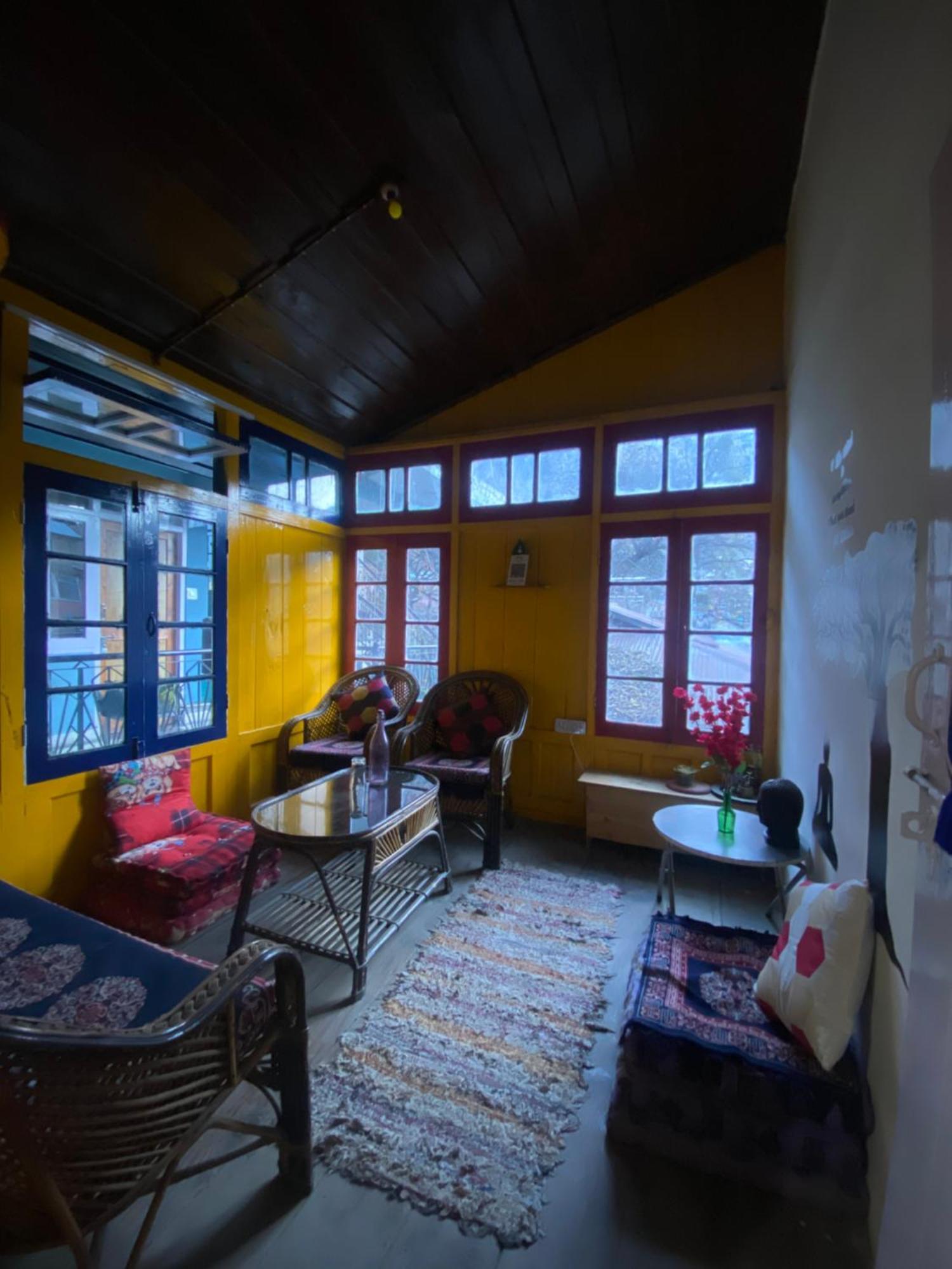The Prasher Lodge Mall Road Manali Экстерьер фото
